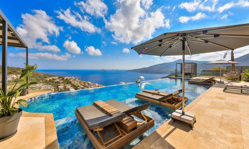 Villa Royal Life — 2