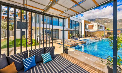Villa Royal Life — 7