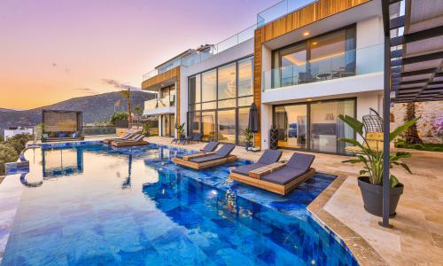 Villa Royal Life — 1