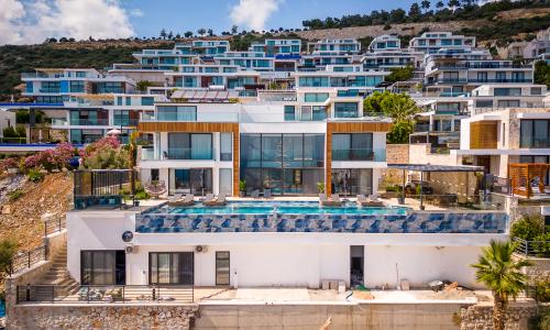 Villa Royal Life — 85