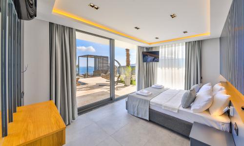 Villa Royal Life — 71