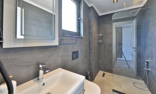 Villa Royal Life — 121
