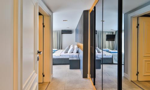 Villa Royal Life — 102