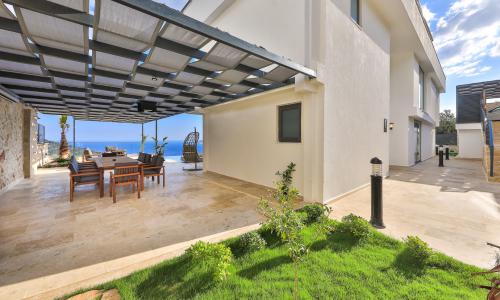 Villa Royal Life — 46