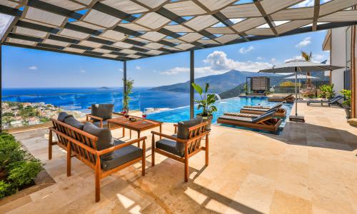 Villa Royal Life — 51