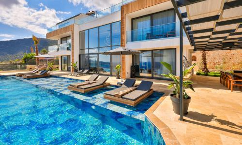 Villa Royal Life — 24