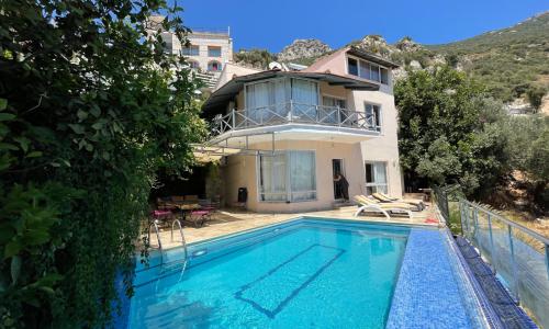 Villa Ruby — 11