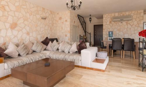 Villa Sarafin — 12