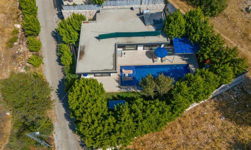 Villa Saha — 50