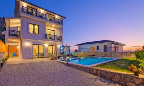 Villa Santorini — 22