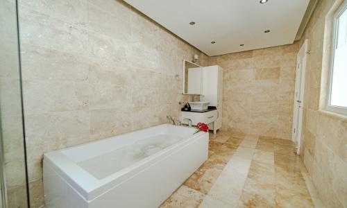 Villa Serenity — 84