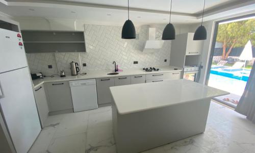 Villa Silver — 25