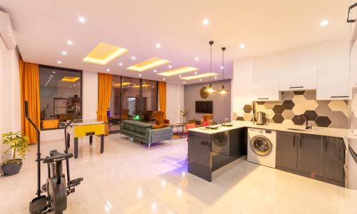 Villa Sisters — 21