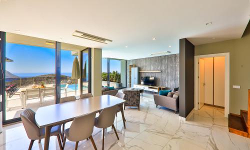 Villa Skylight — 37