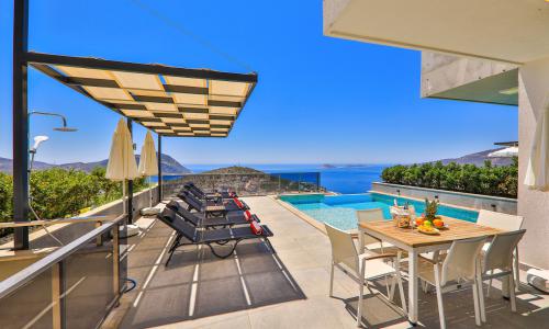 Villa Skylight — 11