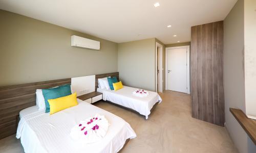 Villa Skylight — 52