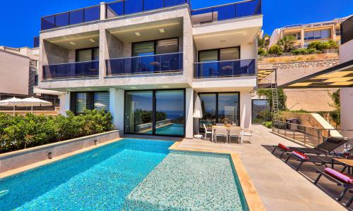 Villa Skylight — 9