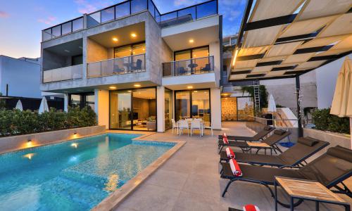 Villa Skylight — 30