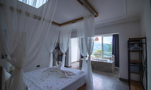 Villa Sultana — 13