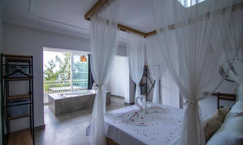 Villa Sultana — 14