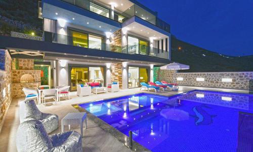 Villa Survival — 1