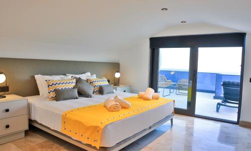 Villa Sweet — 34