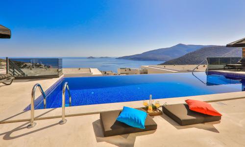 Villa Sweet — 8
