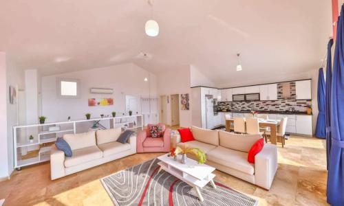 Villa Secret Swiss — 33