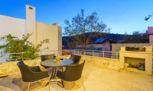 Villa Tarus Mara — 72