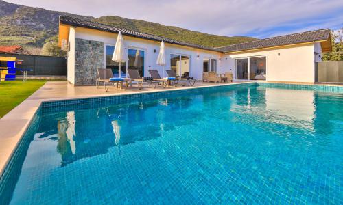 Villa Tawny — 5