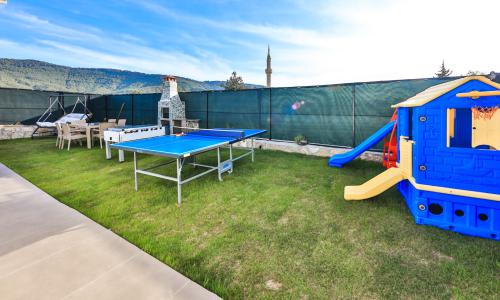 Villa Tawny — 14