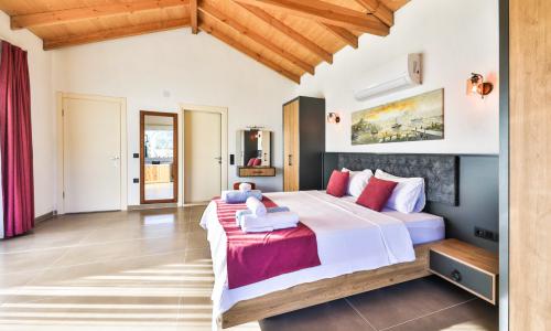 Villa Tawny — 12