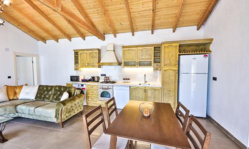 Villa Tawny — 19