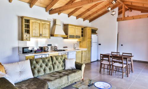 Villa Tawny — 22