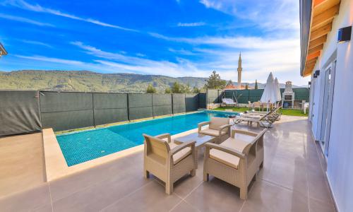 Villa Tawny — 30