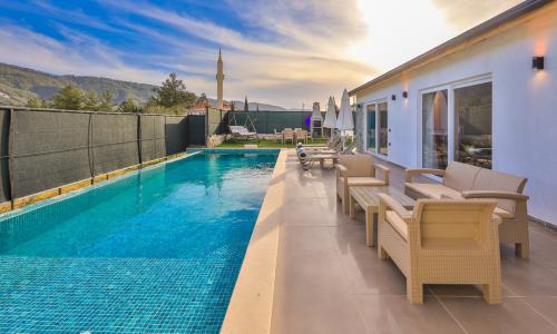 Villa Tawny — 31