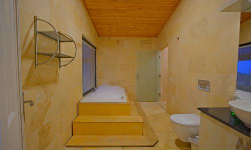 Villa Tepes — 71