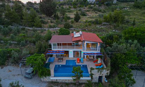 Villa Tepes — 83