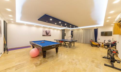 Villa Therapy — 25