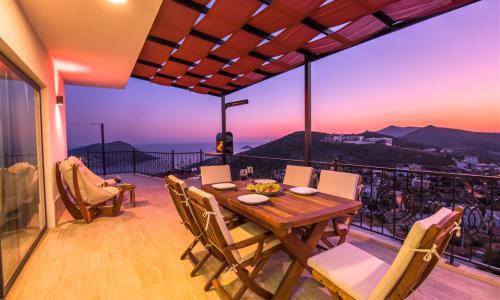 Villa Therapy — 2