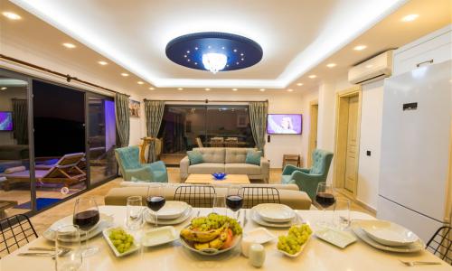 Villa Therapy — 4