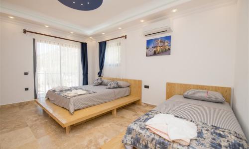 Villa Therapy — 20