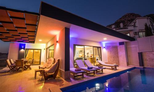 Villa Therapy — 23