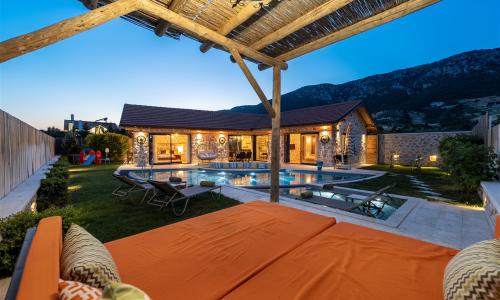 Villa Topcu Stone — 1