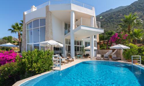 Villa Toros — 1
