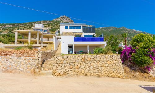 Villa Twins 1 — 46