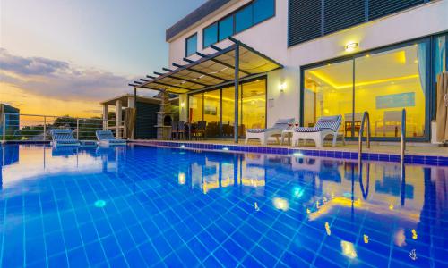 Villa Twins 1 — 28