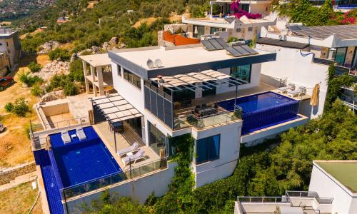 Villa Twins 2 — 57