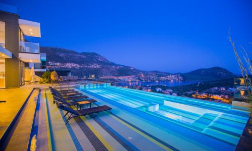 Villa Vogue — 6