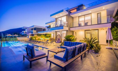 Villa Vogue — 2